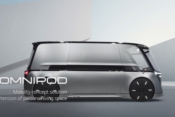 LG 也要進軍汽車業？CES 首演新世代汽車座艙  車內竟有升降衣架