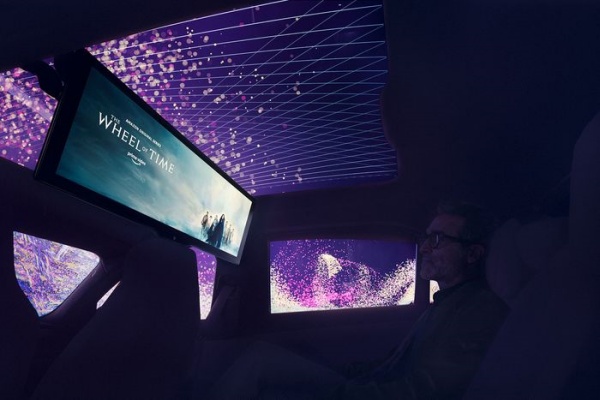 直接把家庭劇院搬上車！BMW 公布全新「Theatre」模式