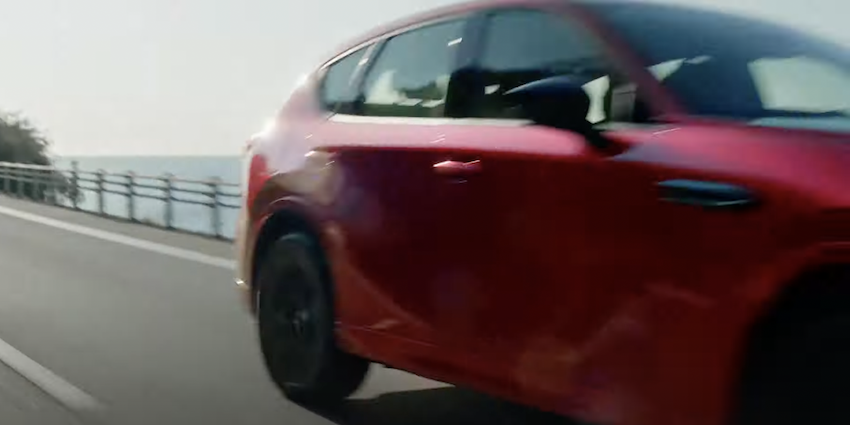 驚鴻一瞥的 CX-60 車側畫面