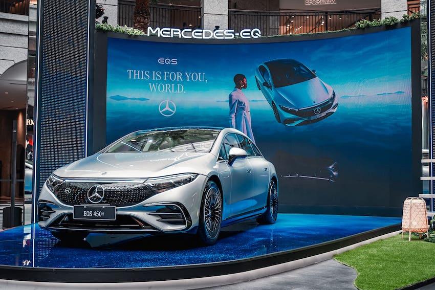 賓士在電動車品牌好感度名列第二，直追 Porsche。圖為剛發表的 EQS 旗艦電動房車。