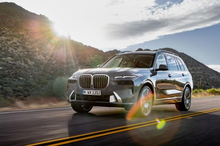 BMW 小改款 X7 正式發表，換上新式樣外觀，並將於第三季陸續在美國與歐洲上市。
