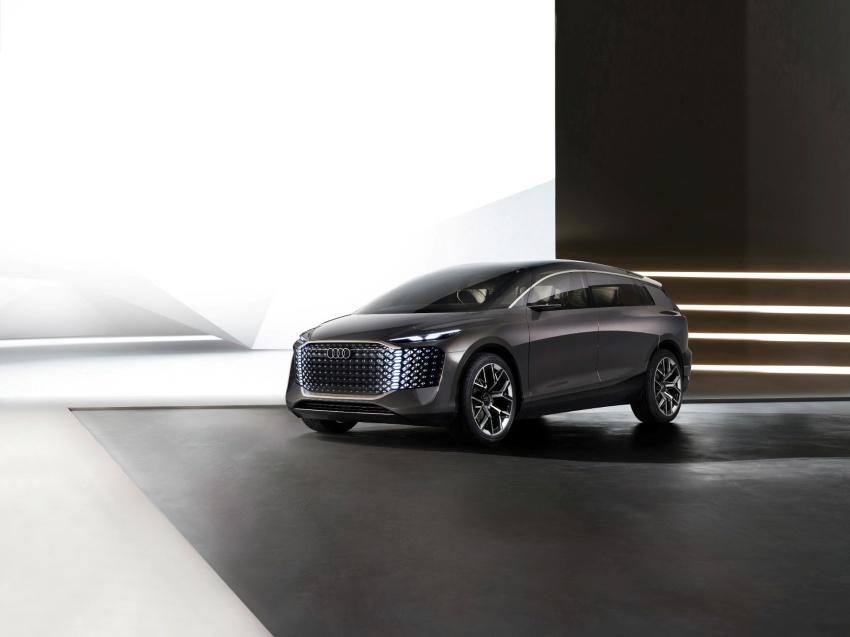 Audi 發表 Urbansphere 電動概念 MPV，目標鎖定 Lexus LM。