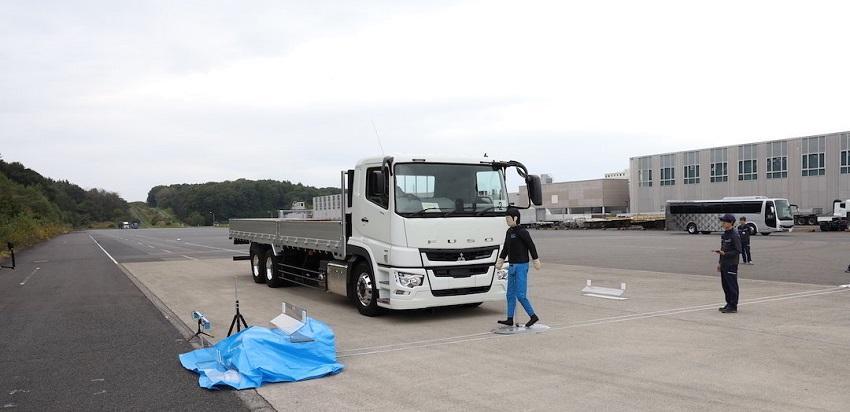 台灣最欠缺的行人安全防護檢測，已添購相關設備並擴建實驗室，相關假人與技術已在積極規劃中。