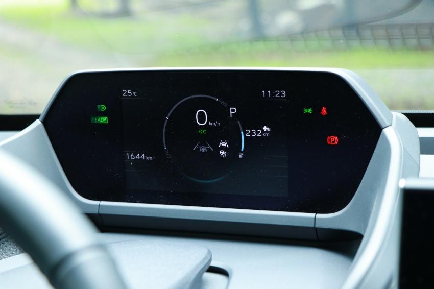 （影片）油車轉電車依舊好上手！Toyota 電動跨界 bZ4X 搶先試駕