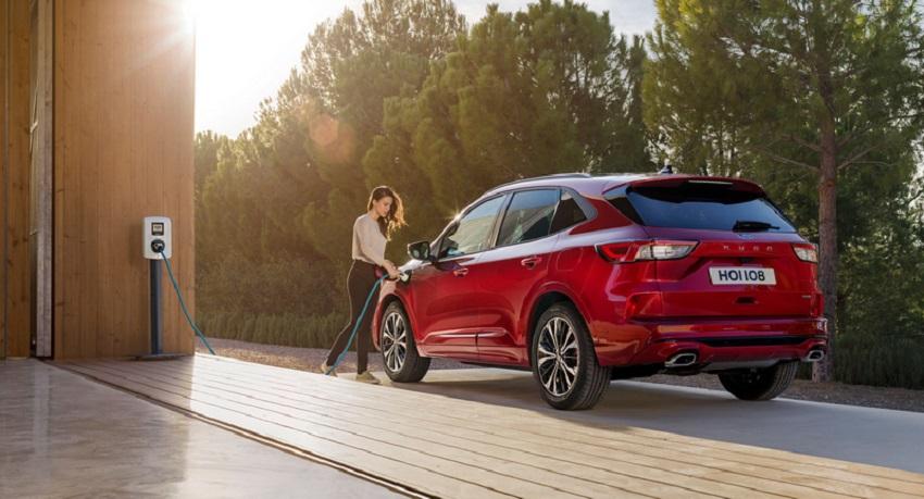 目前國外同級 RAV4、CR-V、Kuga 均有提供 PHEV 動力，相當競爭。