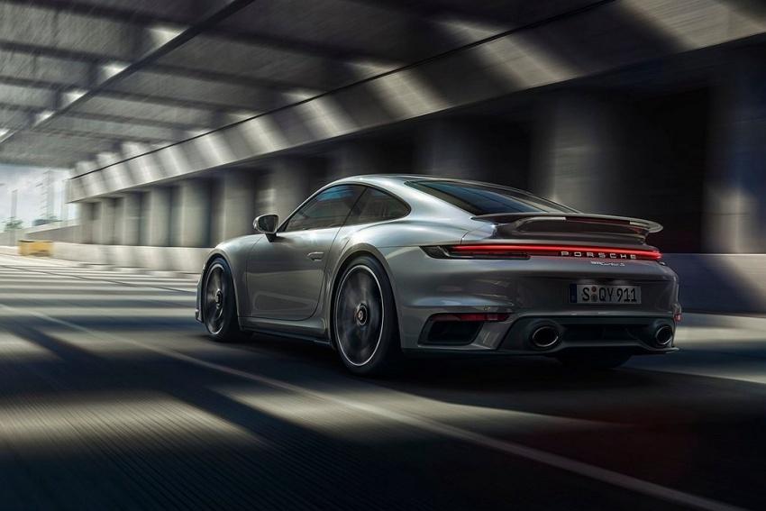 911 Turbo 系列一口氣漲價 51 萬元，讓入門車型也突破千萬大關。