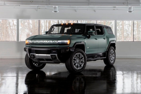 現在下單要等 17 年！這款美系電動車每天只能生產 12 輛