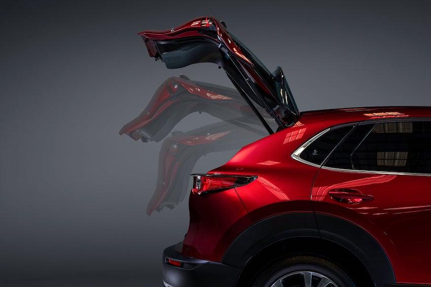 Mazda 新專利，可感應帶著鑰匙的駕駛距離尾門距離，決定開啟速度。