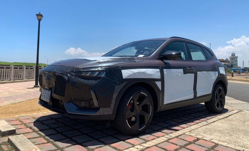 MG 新車已經現身台灣進行道路測試，身分便是先前曝光的 HS 休旅車。