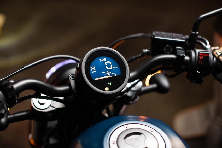 儀錶板的設計是兩款車最大的差異點。上圖為 Honda Rebel 500，下圖為滄雲 500。