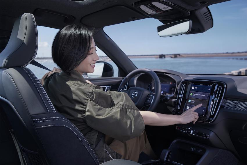 小改款導入 Google 車載資訊娛樂系統，但 T2 車型除外。