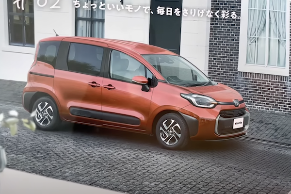 一公升可跑 28 公里！Toyota Sienta 大改款型錄首度曝光