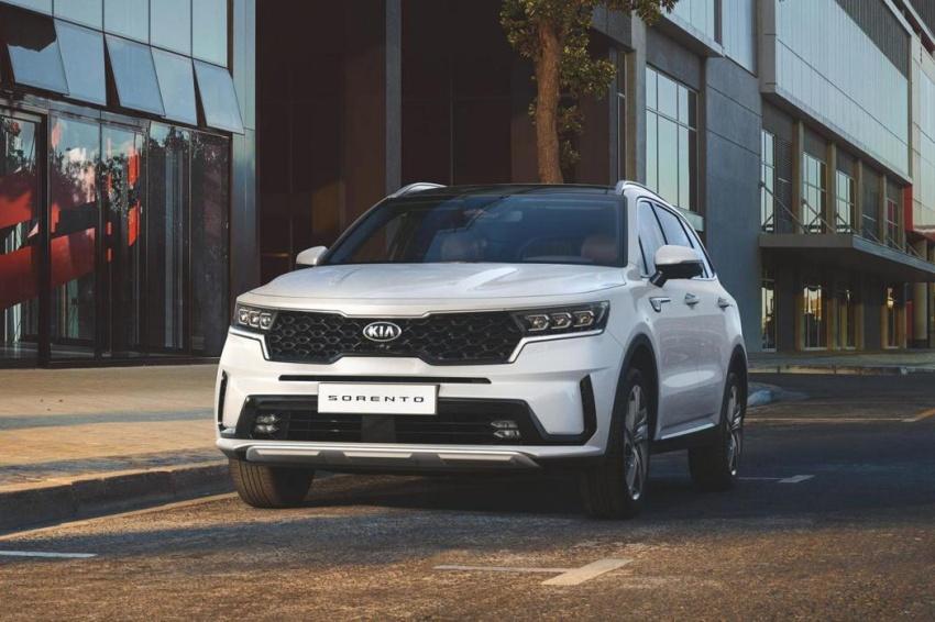 熱銷的七人座休旅 Sorento　在新年式取消原本入門車型，價格調漲 3 萬元。