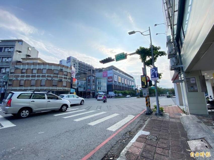宜蘭市舊城南路、神農路與中山路口，率先啟用科技執法。（記者蔡昀容攝）