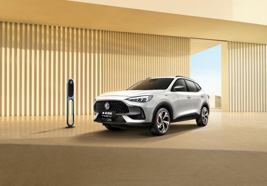 MG HS 雙車型的油耗數據出爐，其中 PHEV 車型平均油耗則為 75.2km/L，擁有 72 公里純電續航里程。
