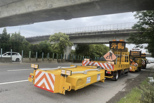 降低二次事故風險 台中警租緩撞車正式上線 降低二次事故風險 台中警租緩撞車正式上線