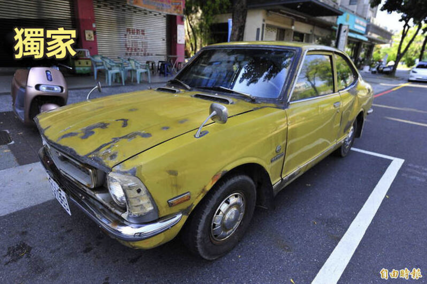獨家》當年可買房！拉風跑車變「歹鐵仔」 他「黏矽利康」繼續開