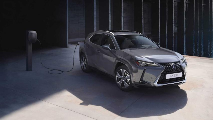Lexus UX300e 日規發表更新，內裝、安全配備以及電池都有提升。