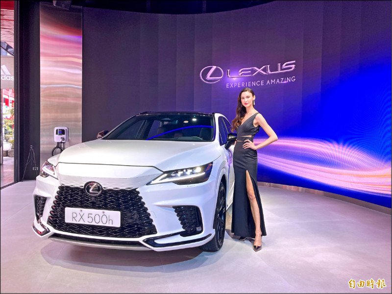 綜效馬力來到371匹的Lexus RX 500h F Sport Performance，首度在台亮相。（記者陳英傑攝）