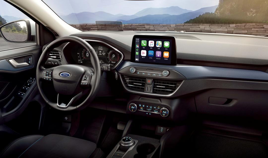 Focus Active車內規劃與Focus大致相同，包括旋鈕式的線傳排檔、SYNC3娛樂通訊系統。