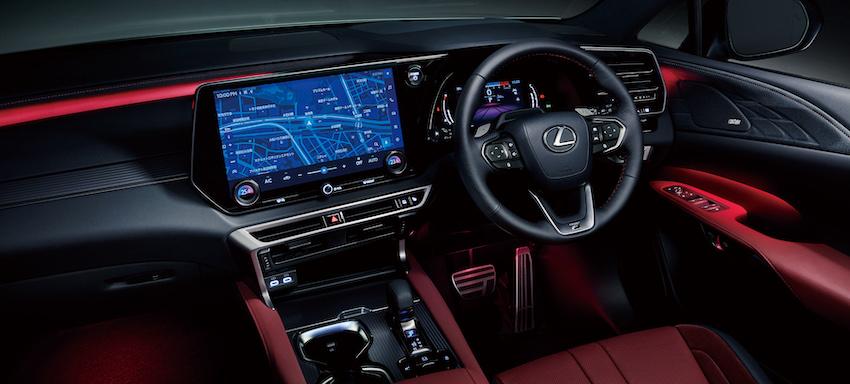 F Sport Performance 與 F Sport 的車內樣貌。