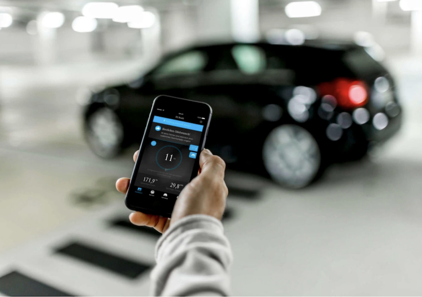 支援聯網的汽車與 App 結合，提升便利性，但也讓駭客有機可趁。（圖片來源：Mercedes-Benz）
