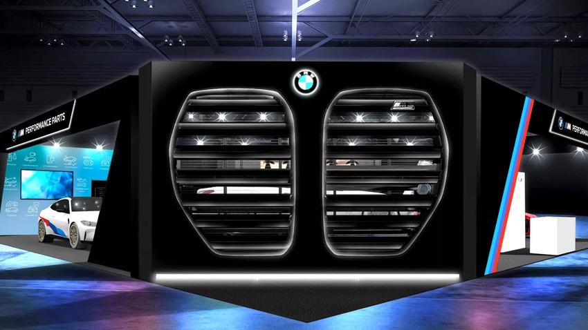 BMW 打造高達 4.2 米的巨型雙腎水箱護罩，宣傳力道十足。