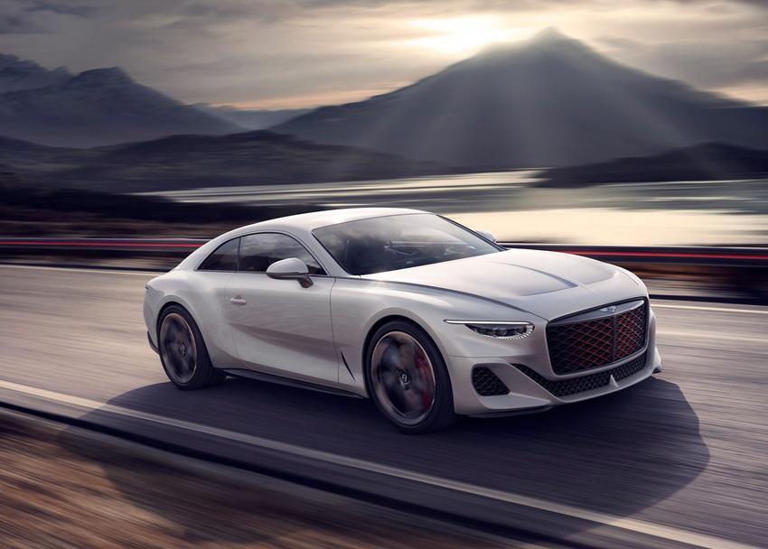 Mulliner Batur 以 730 匹最大馬力、零百加速 3.5 秒的性能表現獲得史上最強賓利的稱號。