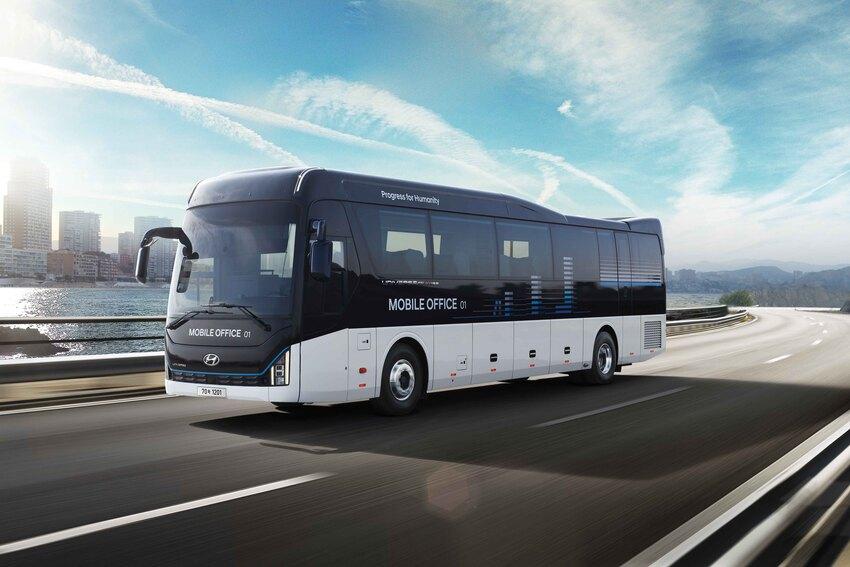 Hyundai 提出“智慧移動解決方案”的獨特見解，推出 Universe 行動辦公室。