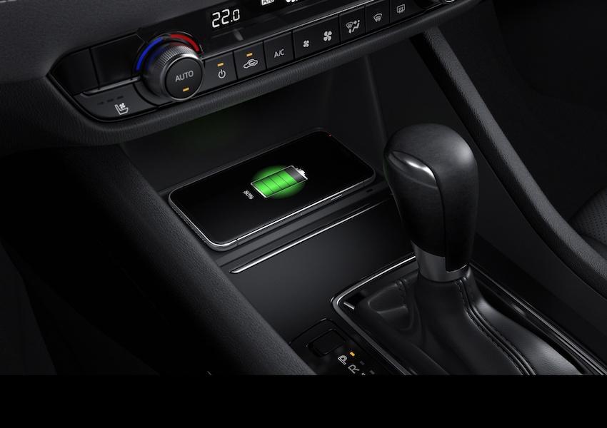 無線充電與無線 Apple CarPlay 列標準配備。