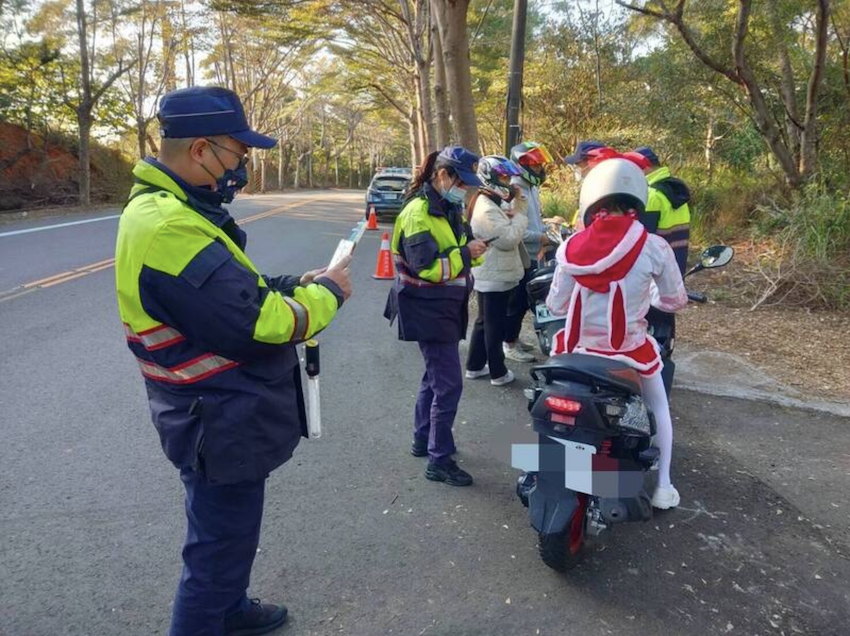 為了破除去最危險道路標籤，彰化警力不分平假日在 139 線強力取締。（彰化警分局提供）