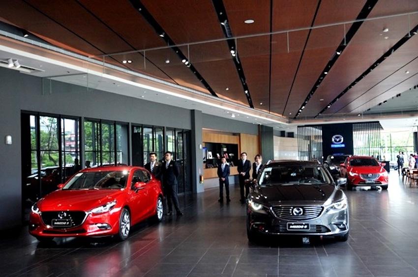 汽車展間多半會提供試駕車讓客人體驗，若不小心在行駛時發生車禍，也有相關做法。（圖片來源：Mazda）