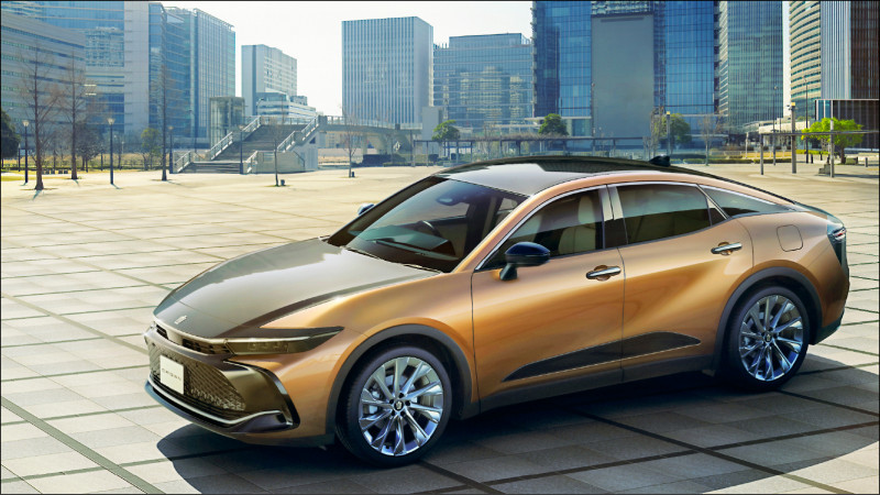 Toyota Crown將在第一季推出，進化成為跨界車款。