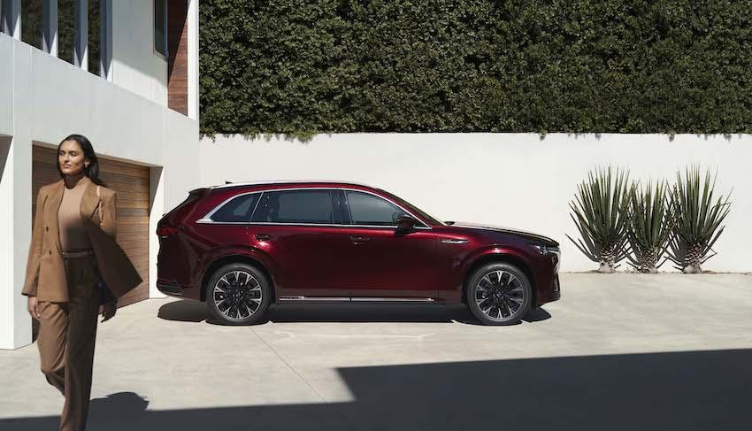 Mazda CX-90 終於登場，是一款三排休旅。