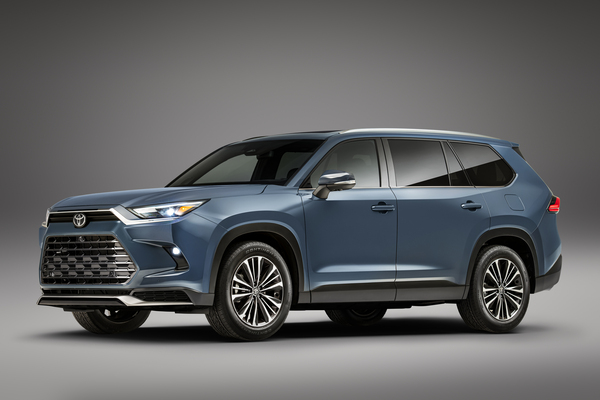 不讓 Mazda CX-90 獨領風騷！Toyota 全新三排旗艦休旅正式登場