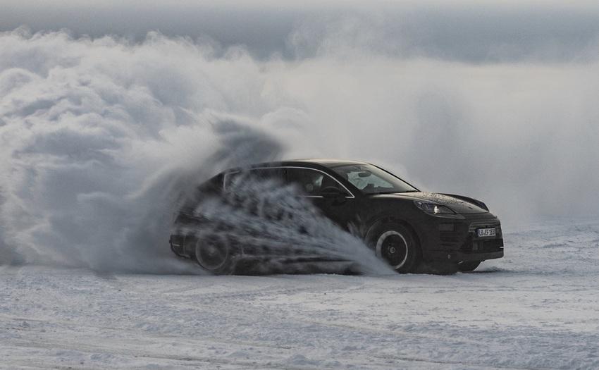 純電 Macan 正在積極測試中，預計 2024 年登場。