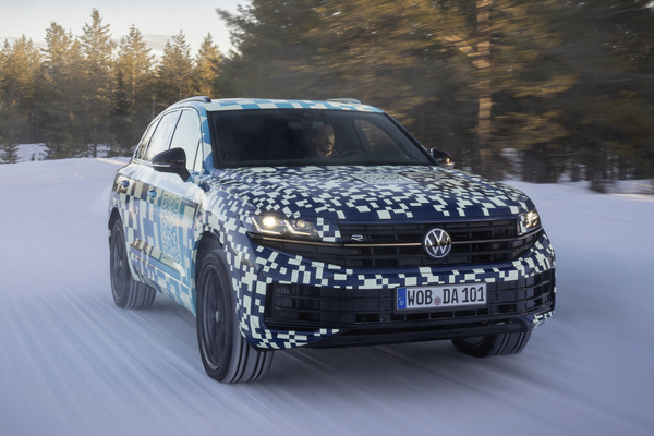 福斯最強插電式油電動力加持！新款 R 性能旗艦休旅首度曝光