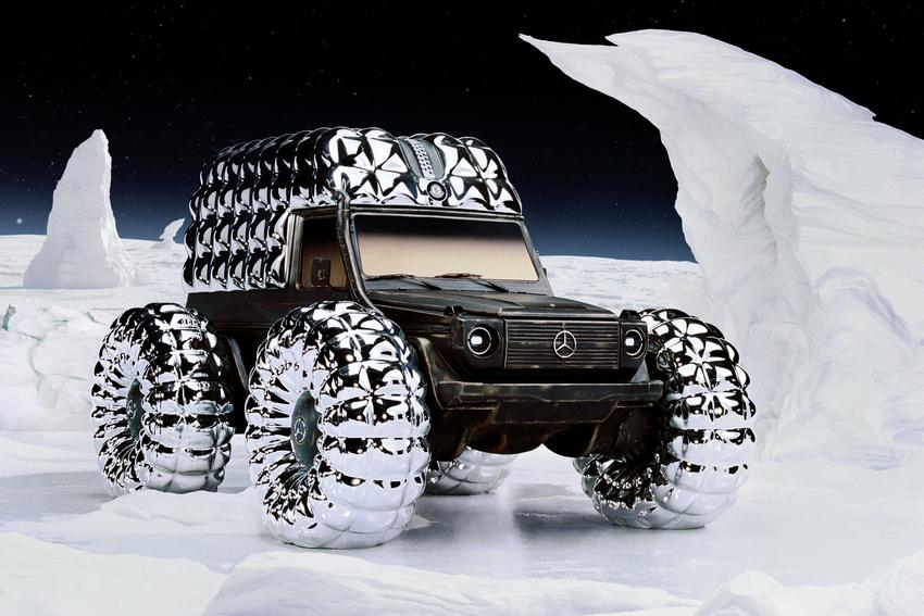 Project Mondo G 的外型特色便在於披上象徵 Moncler 招牌羽絨衣的巨大氣墊。 