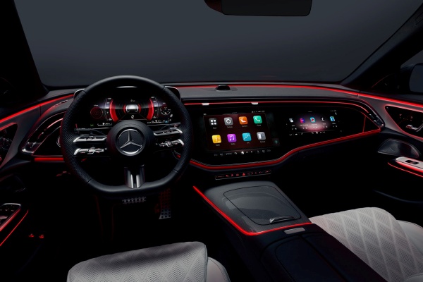 M.Benz 新一代 E-Class 內裝公開！首搭全新 MB.OS 系統