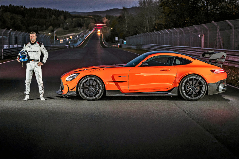 Maro Engel也稱讚AMG GT Black比他的GT3賽車快得多。