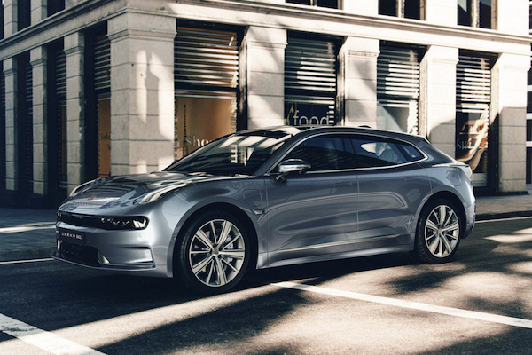 中國電動車 OTA 線上更新爆大量災情！儀表板變馬賽克、行駛中座椅自動向後移