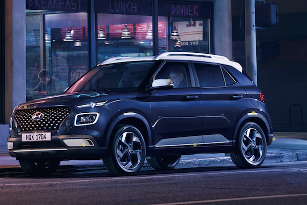 Hyundai Venue 又有新作品！紅白配色搭格紋座椅「類 MINI 感」