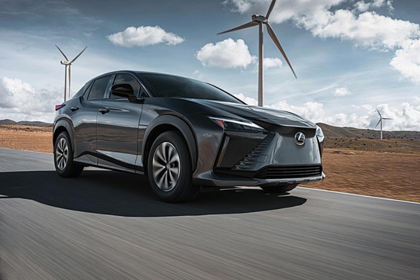 Lexus RZ450e 今日首度在國內現身，預計第二季導入開賣。