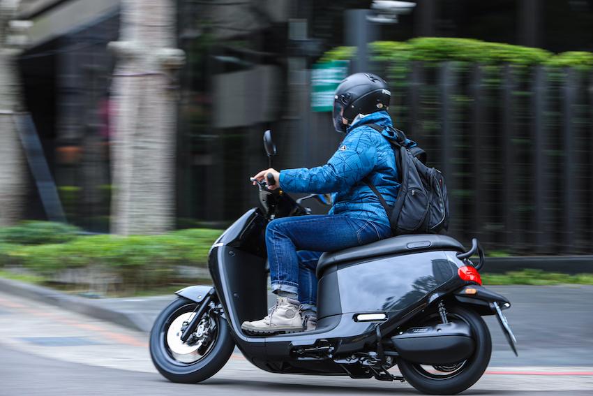 《試駕報告》全新 Gogoro Premium 升級還降價！搭載SSmartcore智駕電控核心更聰明 