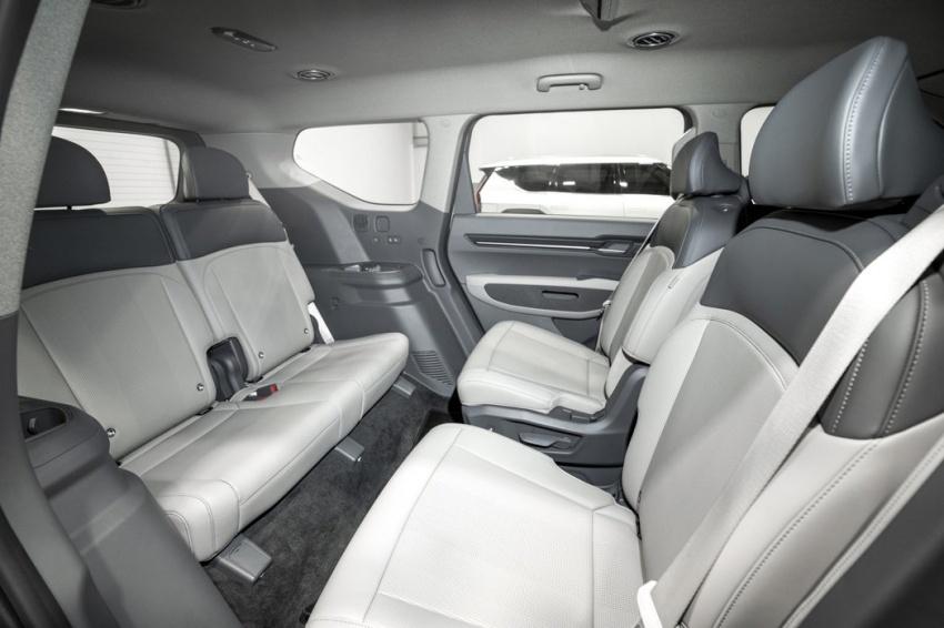 6 人座車型可 180 度與 90 度旋轉。