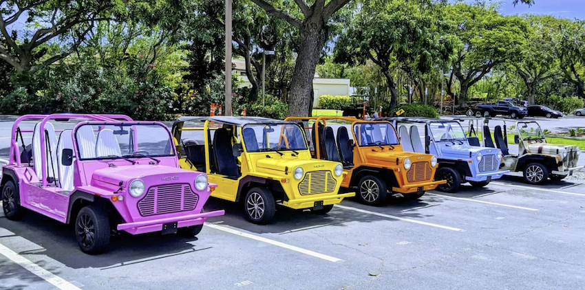多車色的 Moke，造型相當小巧。