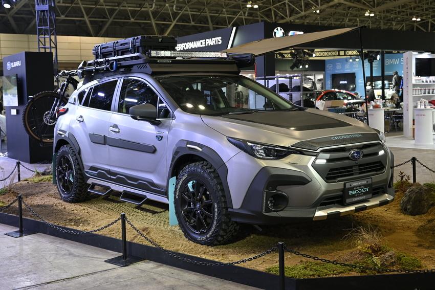 圖為東京改裝車展現身的 Crosstrek Boost Gear 概念車。