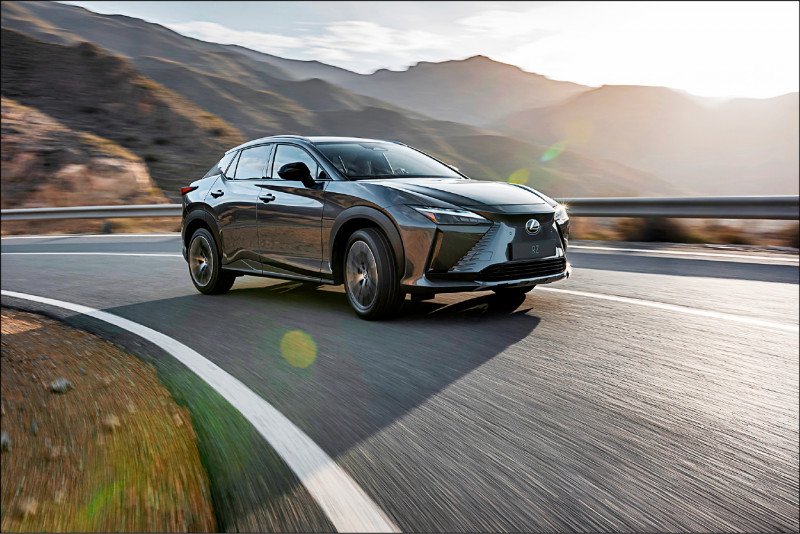 採e-TNGA模組化打造的RZ 450e，是Lexus在台灣推出的第二款純電車。