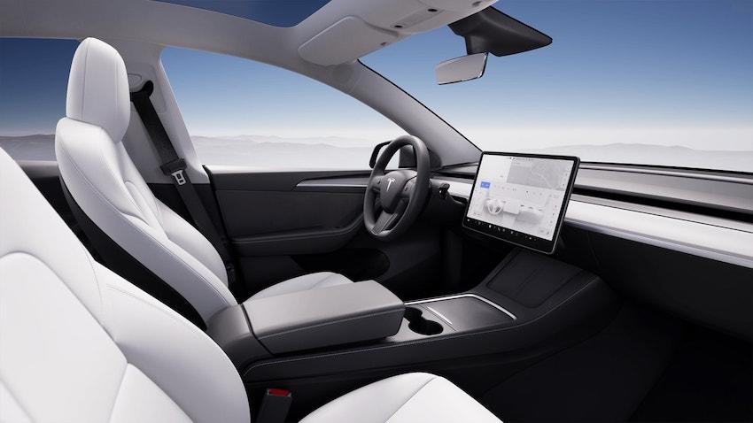 Model Y 現在也可選配白色內裝。