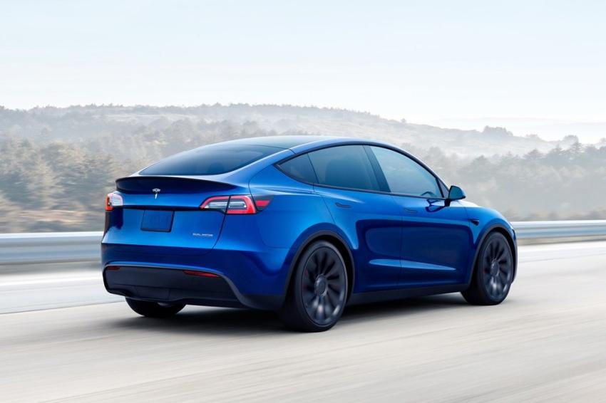 Tesla 美國官網出現入門車型，維持雙電動馬達四驅配置，但續航里程較低。